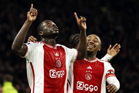 Ajax Laat Brian Brobbey En Steven Bergwijn Thuis Voor Return Tegen Fk