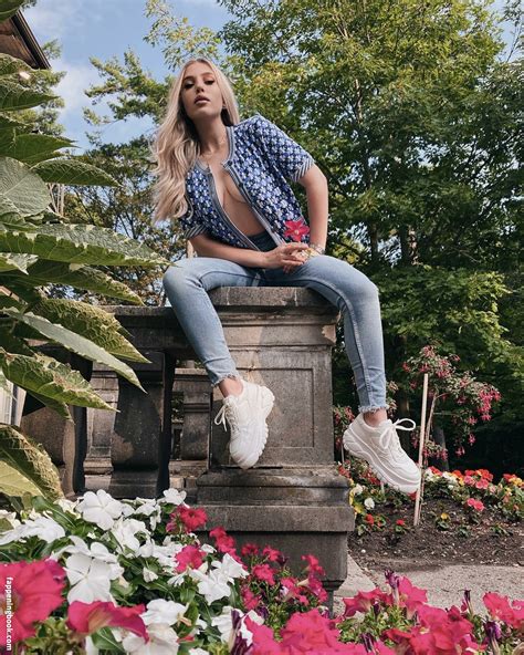 Emerome Nude The Fappening Photo 3405983 FappeningBook