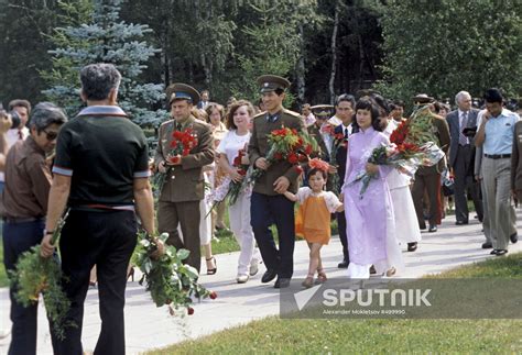 cosmonauts viktor gorbatko  pham tuan sputnik mediabank