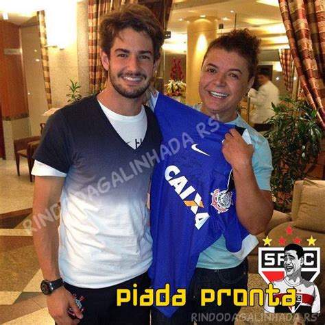 Corinthians Gaivotas Fiéis A única torcida gay do Brasil Pato e David Brazil Casal 20 das