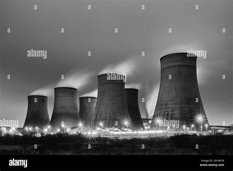 Ratcliffe On Soar Power Station England Stock Photo Alamy