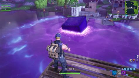 Fortnite The Cube Sinks Into Loot Lake Youtube