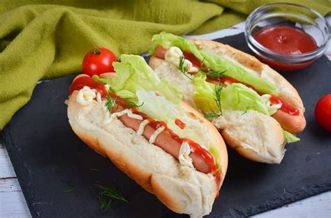 Хот-доги - 71 вкусных рецептов с фото, простые рецепты хот-догов в ...