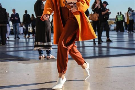 Модные брюки 2023 года для стильных дам