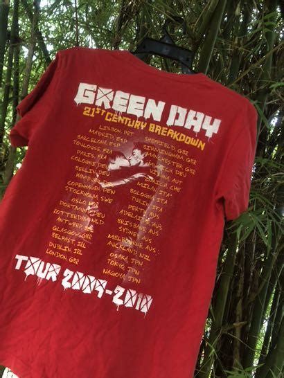 Rare Vintage Y2k Green Day Tour Tee Men S Fashion Tops And Sets Tshirts And Polo Shirts On Carousell