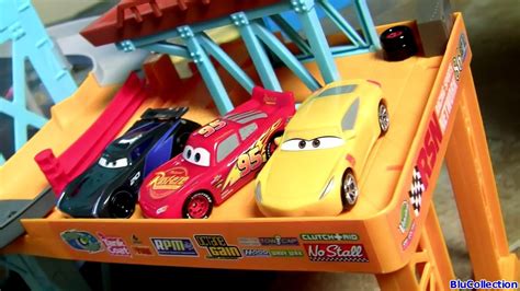 Disney Cars 3 Toys Piston Cup Motorized Garage For Disney Pixar Cars 3