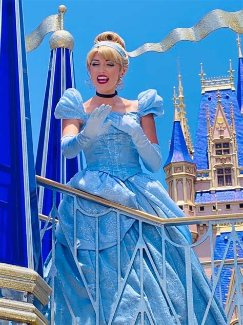 Your Guide To Disneybound As Cinderella Disney Fashion Blog