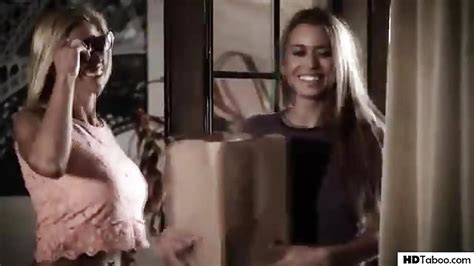 Anche La Mamma Vuole Squirtare Porn