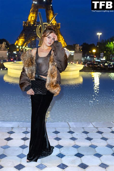 Charlotte Lawrence Flashes Her Nude Tits At The Saint Laurent Womenswear Show In Paris