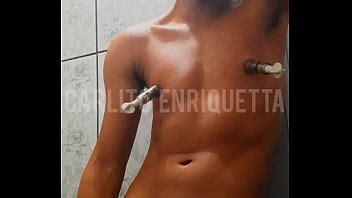 Nerd Con Tapones Para Pezones XVIDEOS