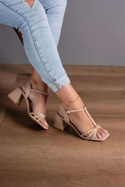 Sand Lia Salto Bloco Tiras Peito Do P Cm Nude Carolina Lins