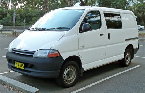 Toyota Hiace Van 2 4d Workshop Manual 3