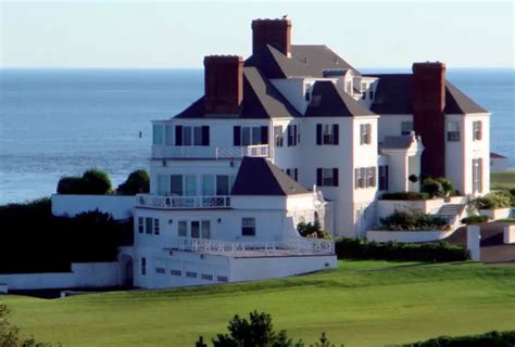 Taylor Swift shells out $17.75M for Rhode Island mansion