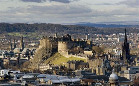 Walking Tour: ‘Edinburgh Castle & Prison’, Scotland | Boomers Daily