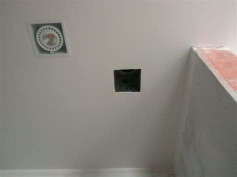 Скрытое крепление решеток винтовыми пружинами — СПК "АСТРА-ТМ"