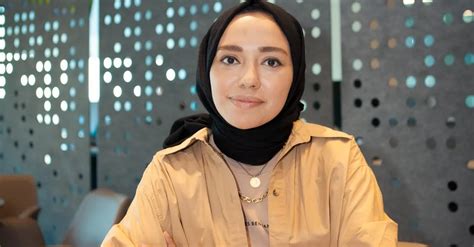 10 Hot Sexy Hulya Aslan Bikini Pics