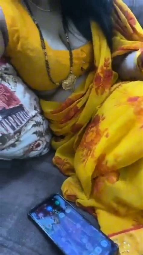 Sexy Big Boob Bhabhi In Yellow Saree Seducing Devar 1080P