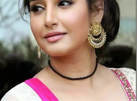 Actress Ragini Dwivedi Hot Glamour Stills 347399 Galleries HD Images