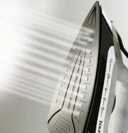 Паровой утюг для вертикальной глажки: виды и характеристики