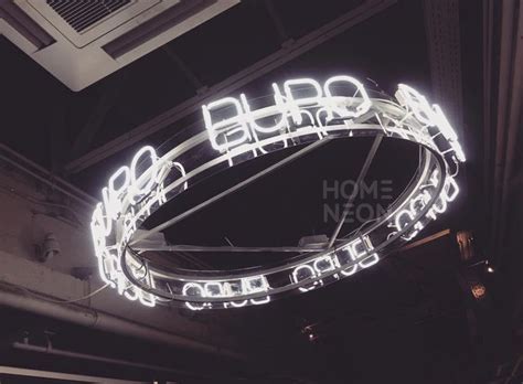Неоновая люстра | Неон, Неоновые вывески, Вывески