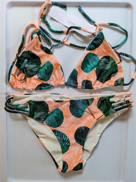 Hot Sexy Mary Quincy Bikini Pics