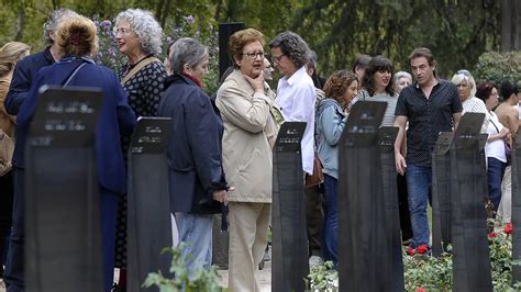 Santisteve Inaugura La Glorieta Las Trece Rosas Noticias De