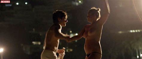 Naked Leticia Brédice in Museo