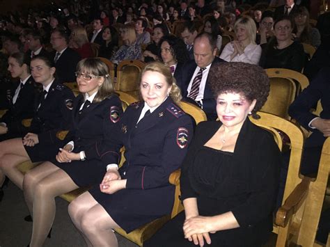 Валентина Петренко поздравила женщин московской полиции | Матери России ...