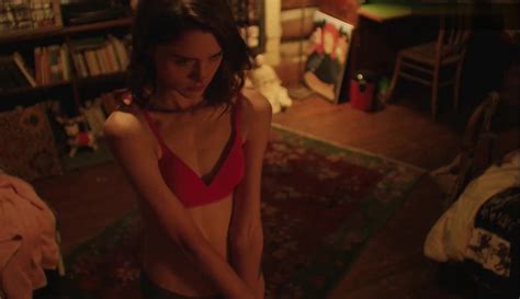 Natalia Dyer à poil vidéos porno et sex tapes xHamster
