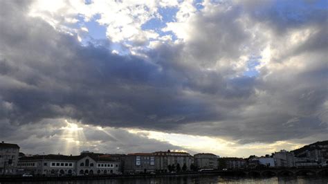 Un Anticicl N Dejar En Galicia Cielos Nubosos Y Posibilidad De Chubascos