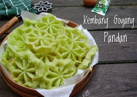 Yuk Intip Resep Enak Bikin Kembang Goyang Pandan Oleh Oleh Renyahnya Nagih