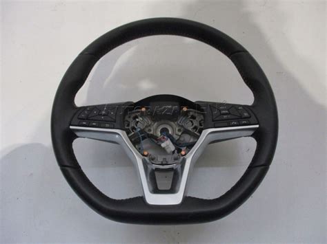 Volant Nissan Qashqai Lift Za 10000 € Fotky Autobazáreu