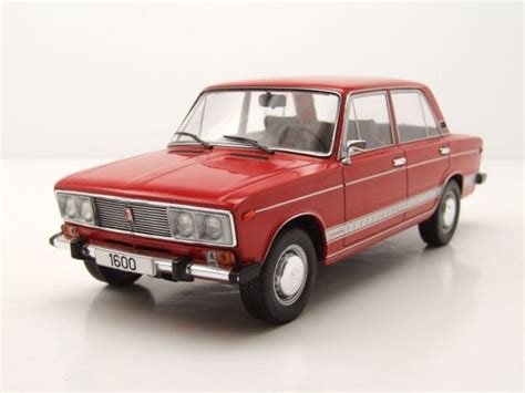 Lada 1600 1976 rot Modellauto 1:24 Whitebox, появилась в продаже в ФРГ ...