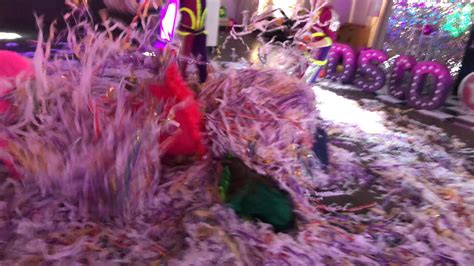 Бумажная дискотека на День Рождения - YouTube