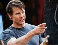 How tall is Tom Cruise?