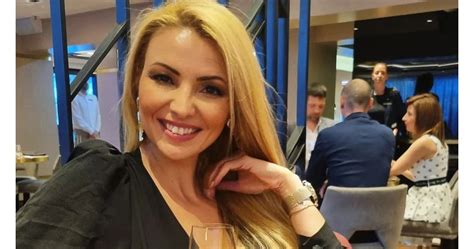 Ева Кикерезова се вихри в кухнята