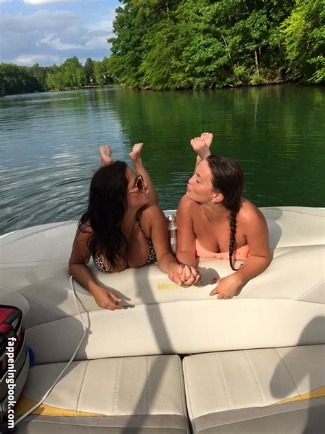 Sarah H Sarahhouchens Sarah H Nude OnlyFans Leaks Fappening FappeningBook