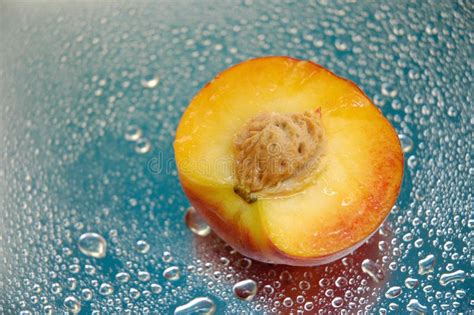 Wet Peaches Ii Stock Image Image Of Water Rain Peach 171439