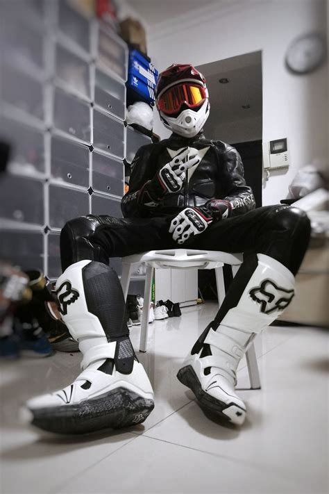 Pingl Par Grandboy Sur Un Amour De Motard Gay Tenue De Moto Cuir Homme Motard