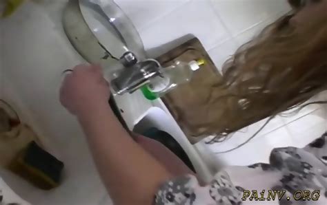 Nude Chick Fingering Herself By Cw