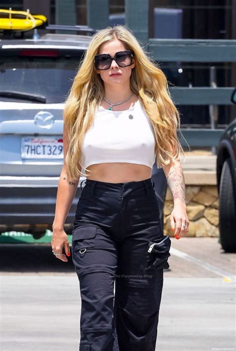 Avril Lavigne Avrillavigne Nude Leaks OnlyFans Photo TheFappening