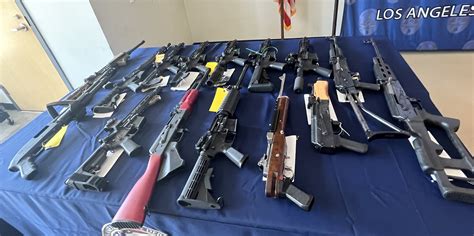 La comunidad reacciona a la lista semanal de arrestados en Naples 4