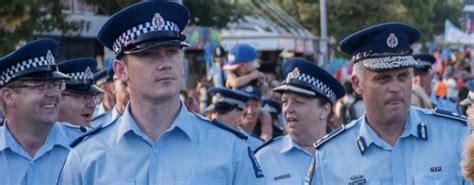 NZ polémique après linterdiction de policiers en uniforme à une gay pride Gay