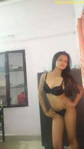 Tamil Nri Girl Real Nude Selfie Photo