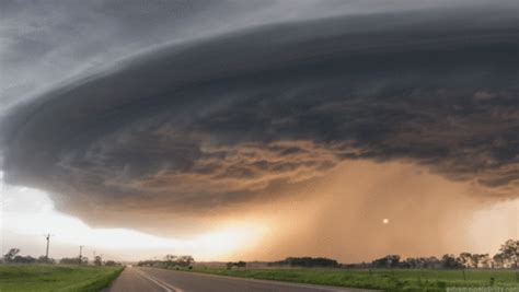 Зловещие грозы в анимированных фотографиях Майка Холлингсхеда