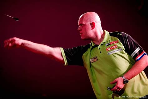 Van Gerwen Baart Opzien Met Aparte Ninedarter Ditjes En Datjes