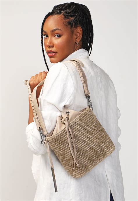 Bolsa Santa Lolla Tressê Nude Compre Agora Dafiti Brasil