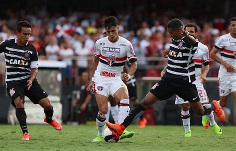 Corinthians E S O Paulo Disputam Cl Ssico Pelo Campeonato Brasileiro