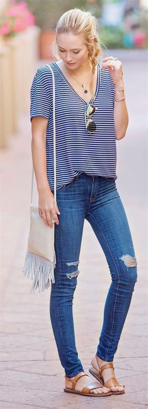 27 Ripped Jeans Outfit Ideas - Pretty Designs