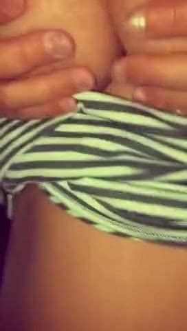 Algérienne aux gros boobs se fait défoncer Balance Ta Nude